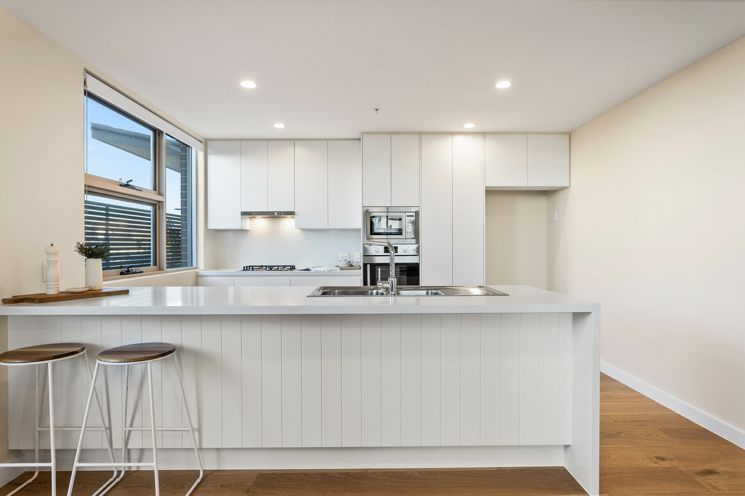 Spinnaker Apartment - Kitchen